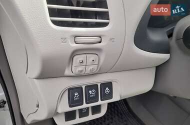 Хэтчбек Nissan Leaf 2012 в 