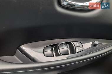 Хэтчбек Nissan Leaf 2013 в 