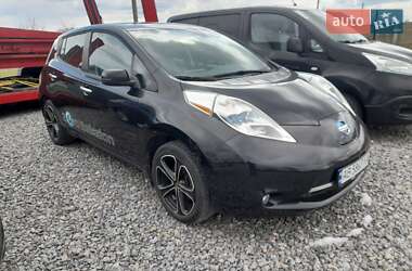 Хэтчбек Nissan Leaf 2013 в 