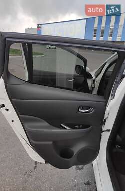 Хэтчбек Nissan Leaf 2019 в 