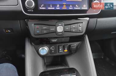 Хэтчбек Nissan Leaf 2019 в 