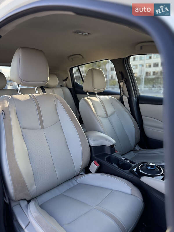 Хэтчбек Nissan Leaf 2020 в Ковеле