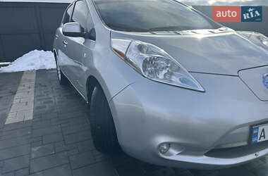 Хэтчбек Nissan Leaf 2017 в 