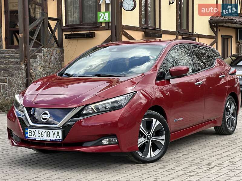 Хэтчбек Nissan Leaf 2018 в 