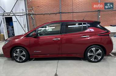 Хэтчбек Nissan Leaf 2018 в 