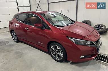 Хэтчбек Nissan Leaf 2018 в 
