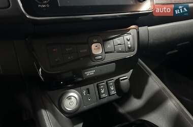 Хэтчбек Nissan Leaf 2018 в 