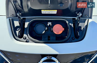Хетчбек Nissan Leaf 2019 в 