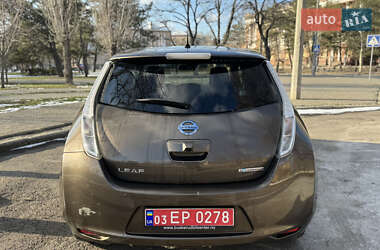 Хэтчбек Nissan Leaf 2017 в 