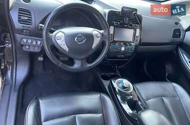 Хэтчбек Nissan Leaf 2015 в 
