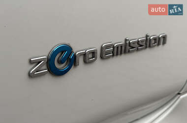 Хэтчбек Nissan Leaf 2019 в 