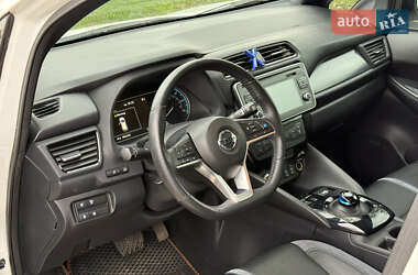 Хэтчбек Nissan Leaf 2019 в 