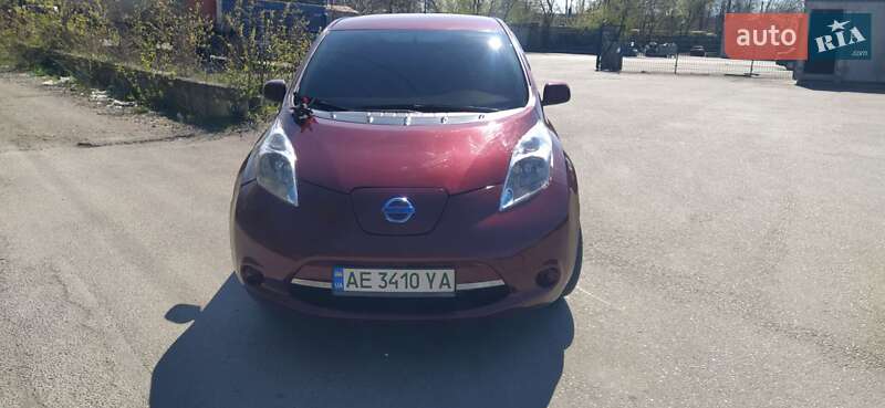 Хэтчбек Nissan Leaf 2017 в Днепре