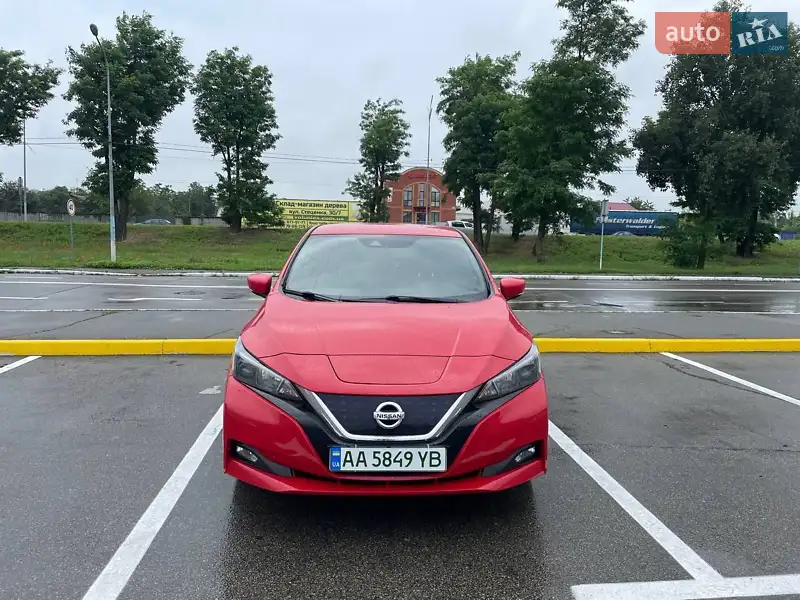 Хетчбек Nissan Leaf 2019 в 