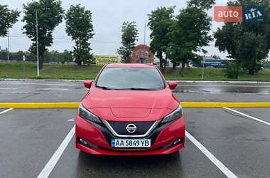 Хетчбек Nissan Leaf 2019 в 