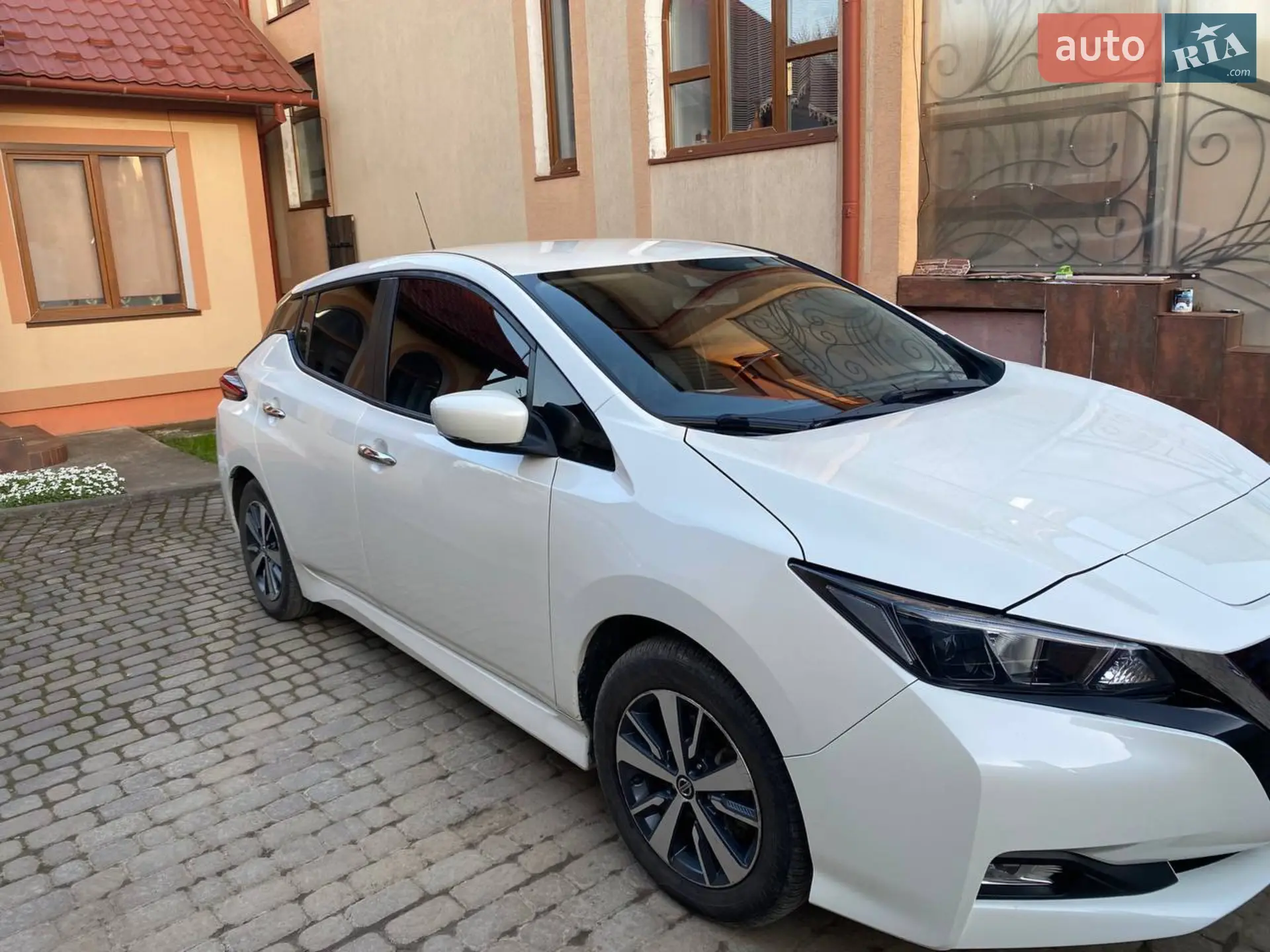 2019 Nissan Leaf - мініатюра 2