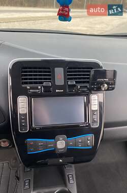 Хэтчбек Nissan Leaf 2014 в 