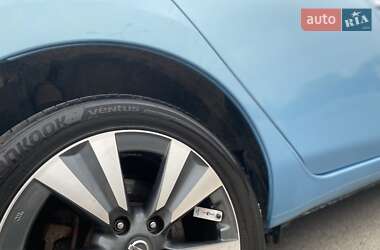 Хэтчбек Nissan Leaf 2014 в 