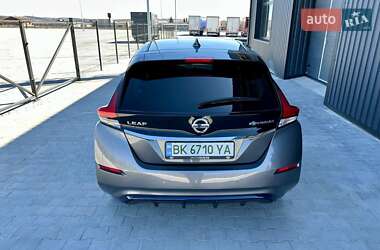 Хетчбек Nissan Leaf 2021 в 