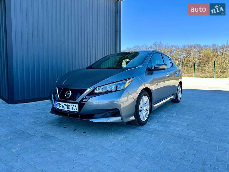 Хетчбек Nissan Leaf 2021 в 