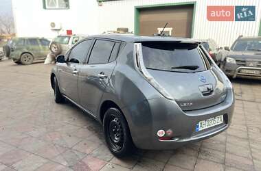 Хэтчбек Nissan Leaf 2014 в 