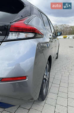 Хетчбек Nissan Leaf 2019 в 