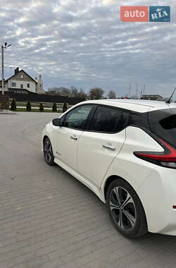 Хэтчбек Nissan Leaf 2019 в 