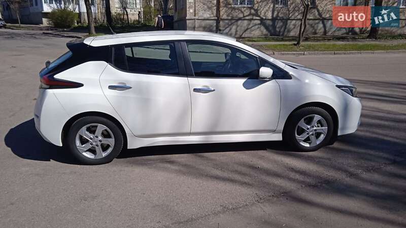 Хэтчбек Nissan Leaf 2021 в Николаеве
