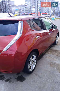 Хетчбек Nissan Leaf 2011 в 
