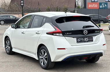 Хэтчбек Nissan Leaf 2021 в 