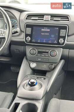 Хэтчбек Nissan Leaf 2021 в 