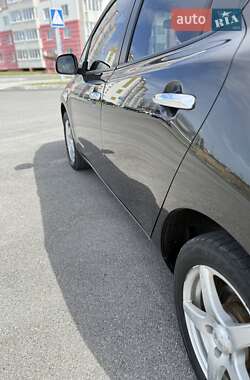 Хэтчбек Nissan Leaf 2014 в 