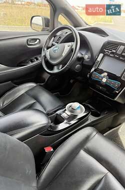 Хэтчбек Nissan Leaf 2014 в 
