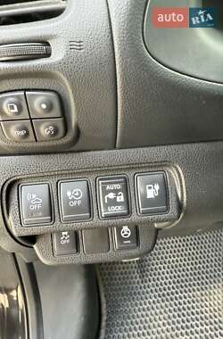 Хэтчбек Nissan Leaf 2014 в 