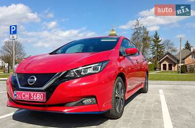 Хэтчбек Nissan Leaf 2019 в 