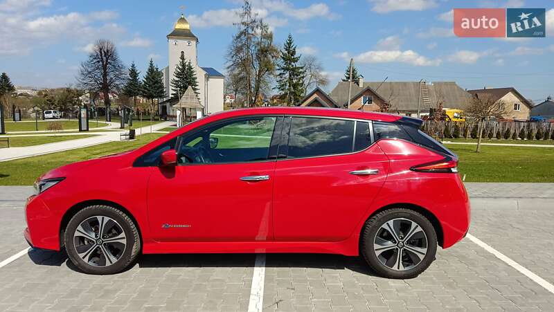 Хэтчбек Nissan Leaf 2019 в Львове