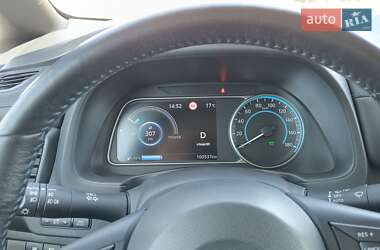 Хэтчбек Nissan Leaf 2019 в 