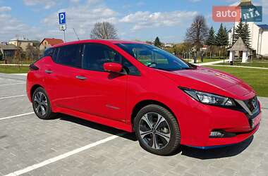 Хэтчбек Nissan Leaf 2019 в 