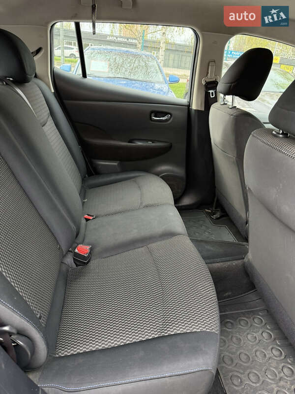 Хетчбек Nissan Leaf 2013 в Запоріжжі
