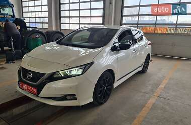 Хэтчбек Nissan Leaf 2019 в 