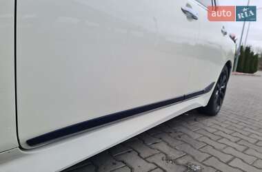 Хэтчбек Nissan Leaf 2019 в 