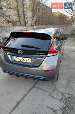 Хэтчбек Nissan Leaf 2018 в 