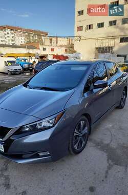 Хэтчбек Nissan Leaf 2018 в 