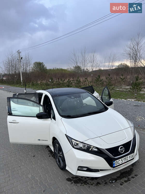 Хэтчбек Nissan Leaf 2018 в Львове