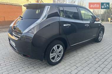 Хэтчбек Nissan Leaf 2014 в 