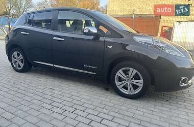 Хэтчбек Nissan Leaf 2014 в 