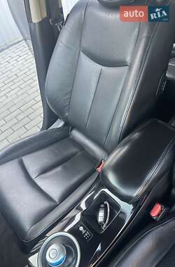 Хэтчбек Nissan Leaf 2014 в 