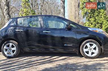 Хэтчбек Nissan Leaf 2015 в 