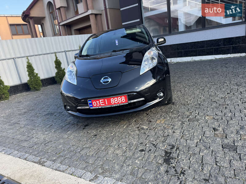 Хэтчбек Nissan Leaf 2014 в 