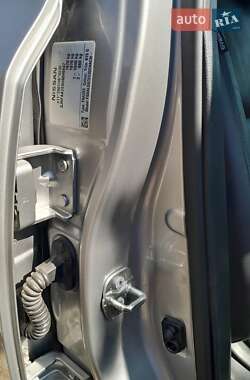 Хэтчбек Nissan Leaf 2016 в 